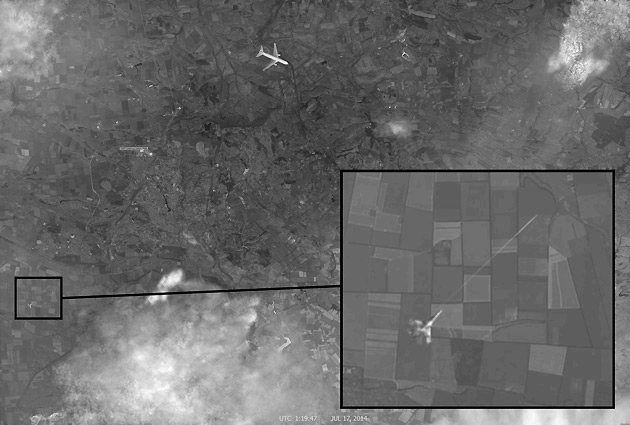14 листопада 2014 року російський    Перший канал   Заявив про те, що в їх розпорядженні опинився сенсаційний знімок , на якому відображена атака українського військового літака по малайзійському Боїнгу МН17