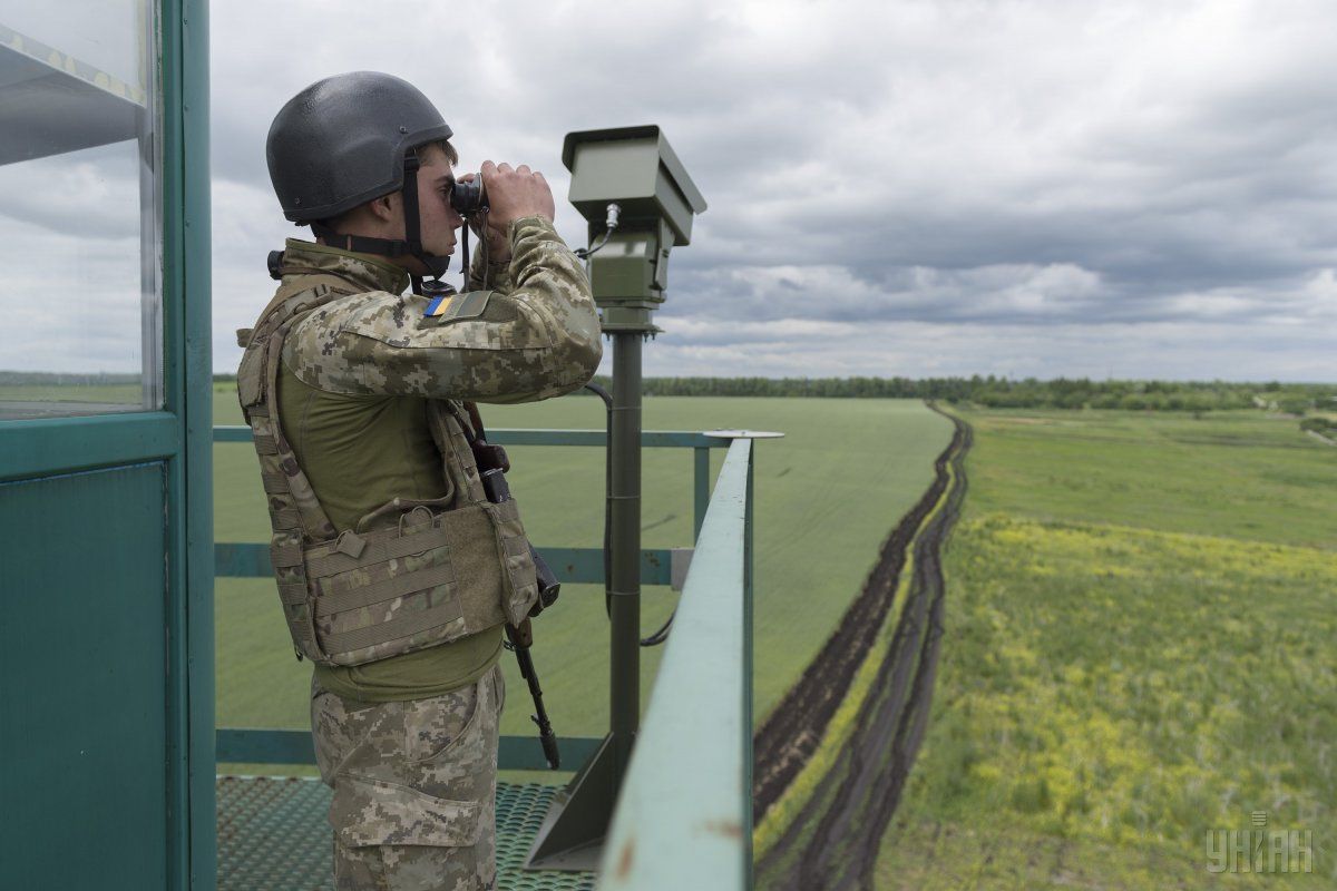 Для охорони кордону на західний напрямок додатково направляють 300 військових   Україна в чотирьох областях посилила охорону кордону з ЄС / фото УНІАН   З 11 травня в рамках проведення спільної спеціальної прикордонної операції «Кордон-2018» до посилення охорони державного кордону залучаються понад 300 військовослужбовців Національної академії Державної прикордонної служби України