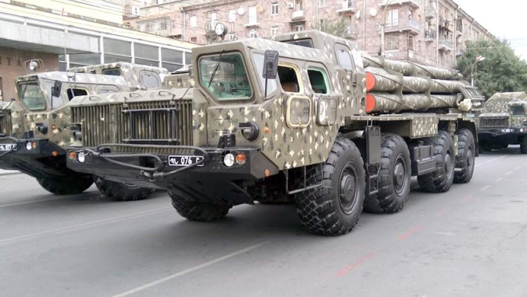 Обмежуючи можливості інших країн з придбання військової техніки, ми позбавляємо Росію доходів від її продажу, які можуть бути використані з метою продовження міжнародної кампанії негативного впливу і дестабілізації », - уточнили позицію Вашингтона в посольстві США в Вірменії