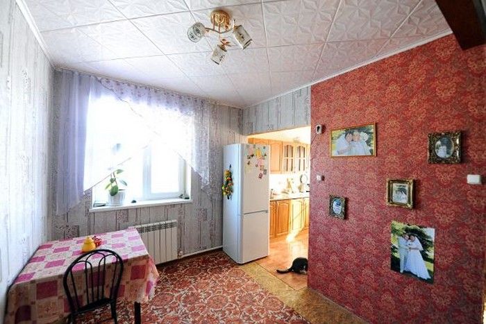 За словами сільського архітектора, на будівництво будинку площею 99 квадратних метрів у нього пішло 12 тисяч пляшок