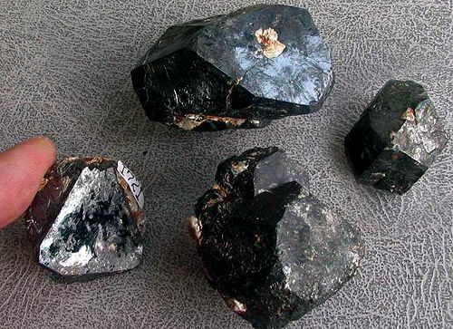 Імітація гематитом алмазу карбонадо