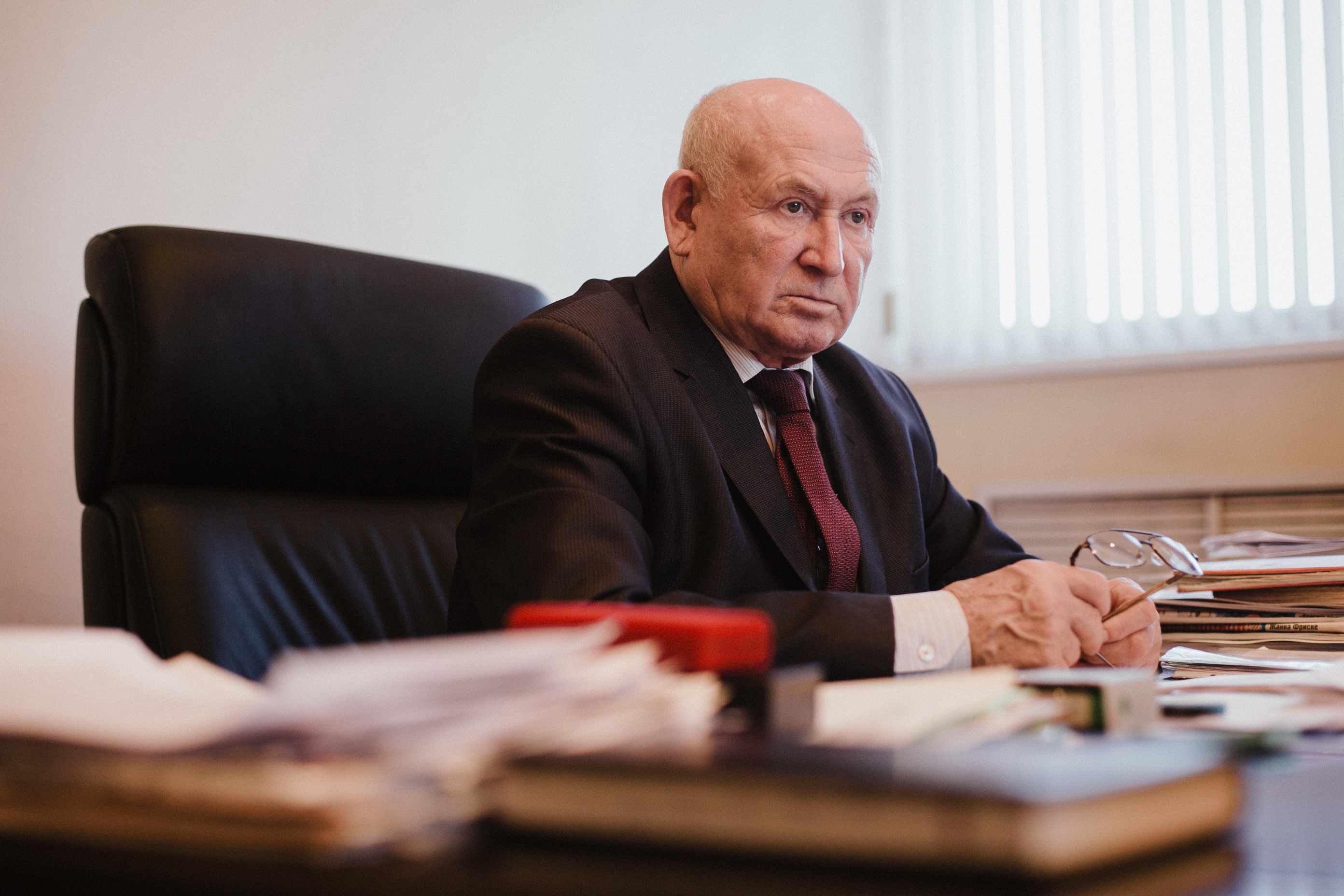 Кілька судів продано за кордон, - коментує В'ячеслав Попов, генеральний директор суднобудівного заводу імені Жовтневої революції