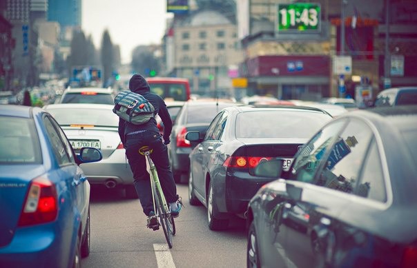 Цей факт підтверджує досвід Європейських міст, жителі яких все частіше пересідають на велосипед для щоденного переміщення по місту, не дивно, що в кожному такому місті існує велика і серйозна служба велодоставкі