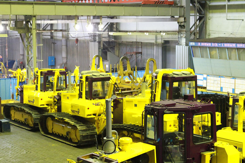 У грудні 2013 року компанія «ЧЕТРА - Промислові машини» поставила 35 бульдозерів і трубоукладачів ЧЕТРА виробництва ВАТ «Промтрактор» ( «Концерн« Тракторні заводи ») 4 дочірнім підприємствам ВАТ« Газпром »