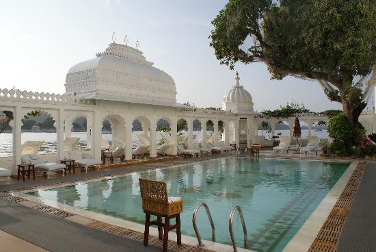 Ця фотографія Taj Lake Palace Udaipur є власністю сайту TripAdvisor   Басейн в Озерному палаці